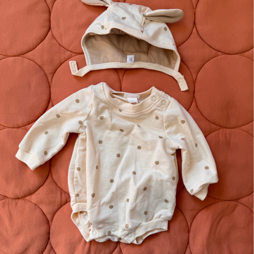 Cat & Jack Easter Cream Polka Dot Romper with Hat Newborn